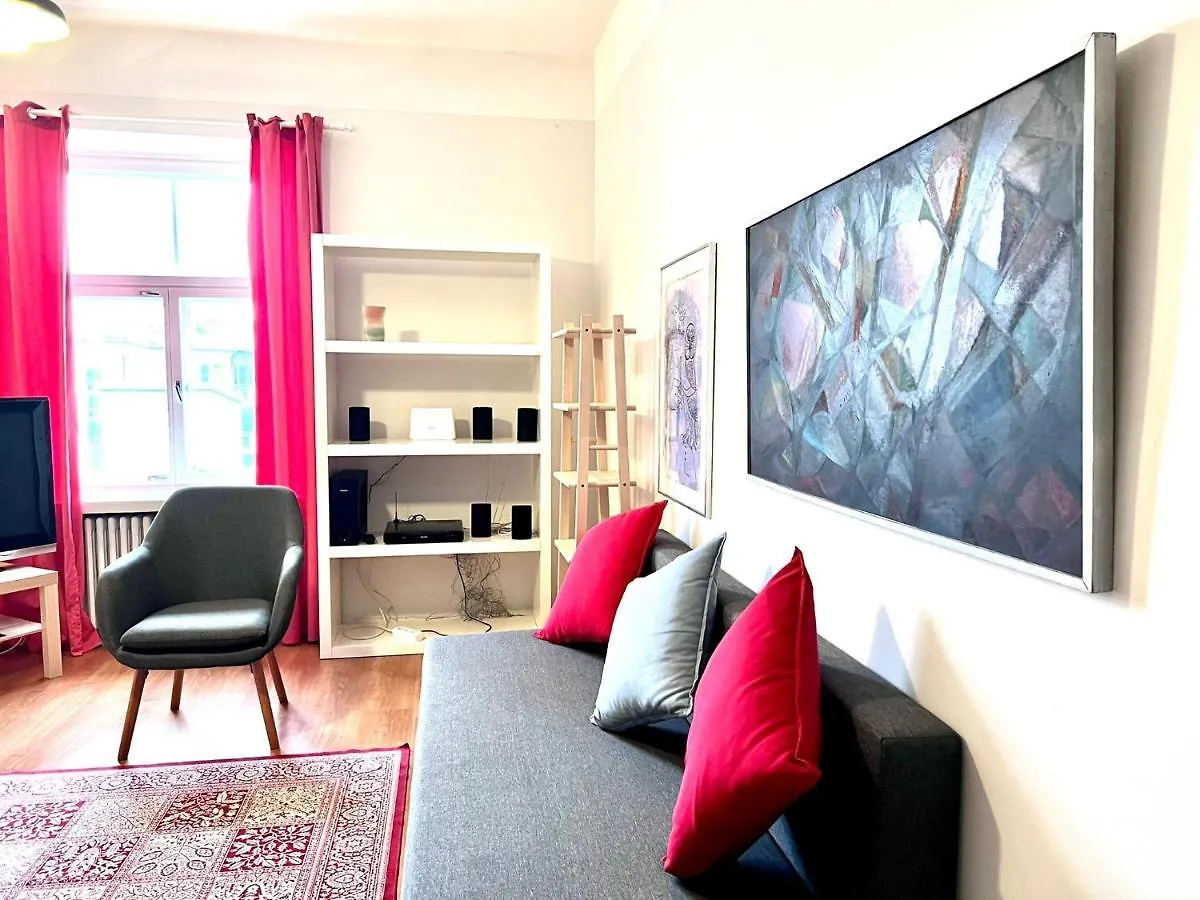 Lovely 1 Room Apartment In Kamppi 赫尔辛基 0*,  芬兰